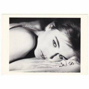 KOBIETA POCZTÓWKA A46452