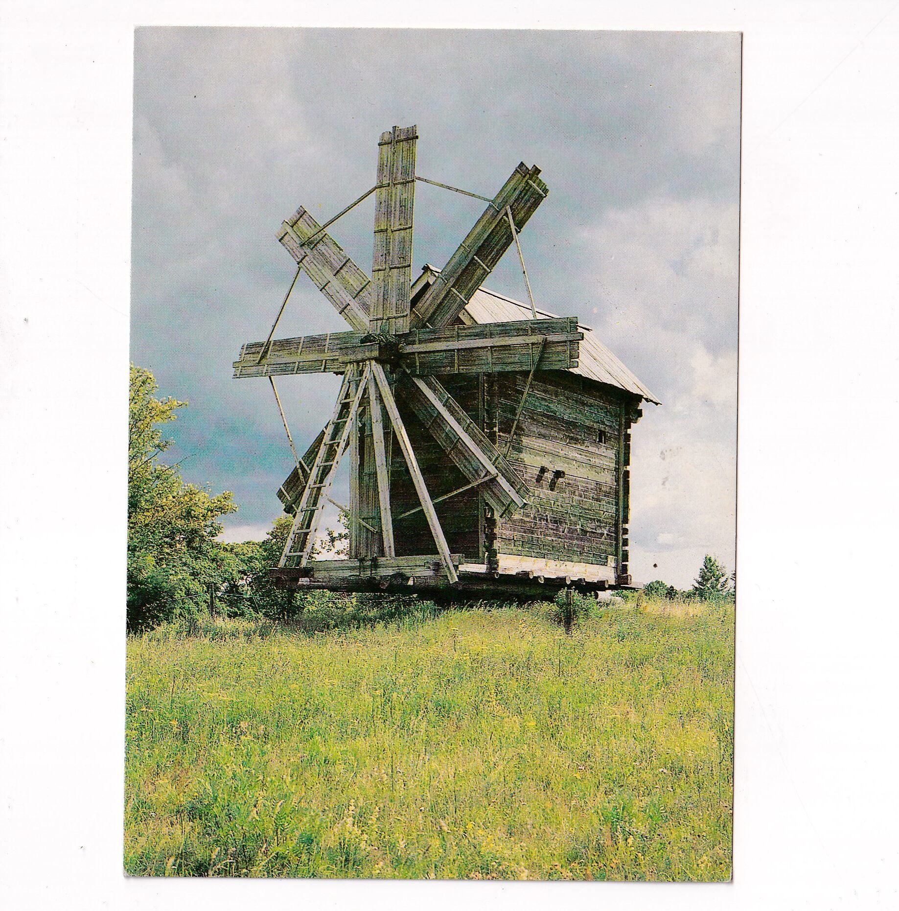 ROSJA KIZHI KIŻY MUZEUM HISTORYCZNO-ETNOGRAFICZNE WIATRAK POCZTÓWKA A8611