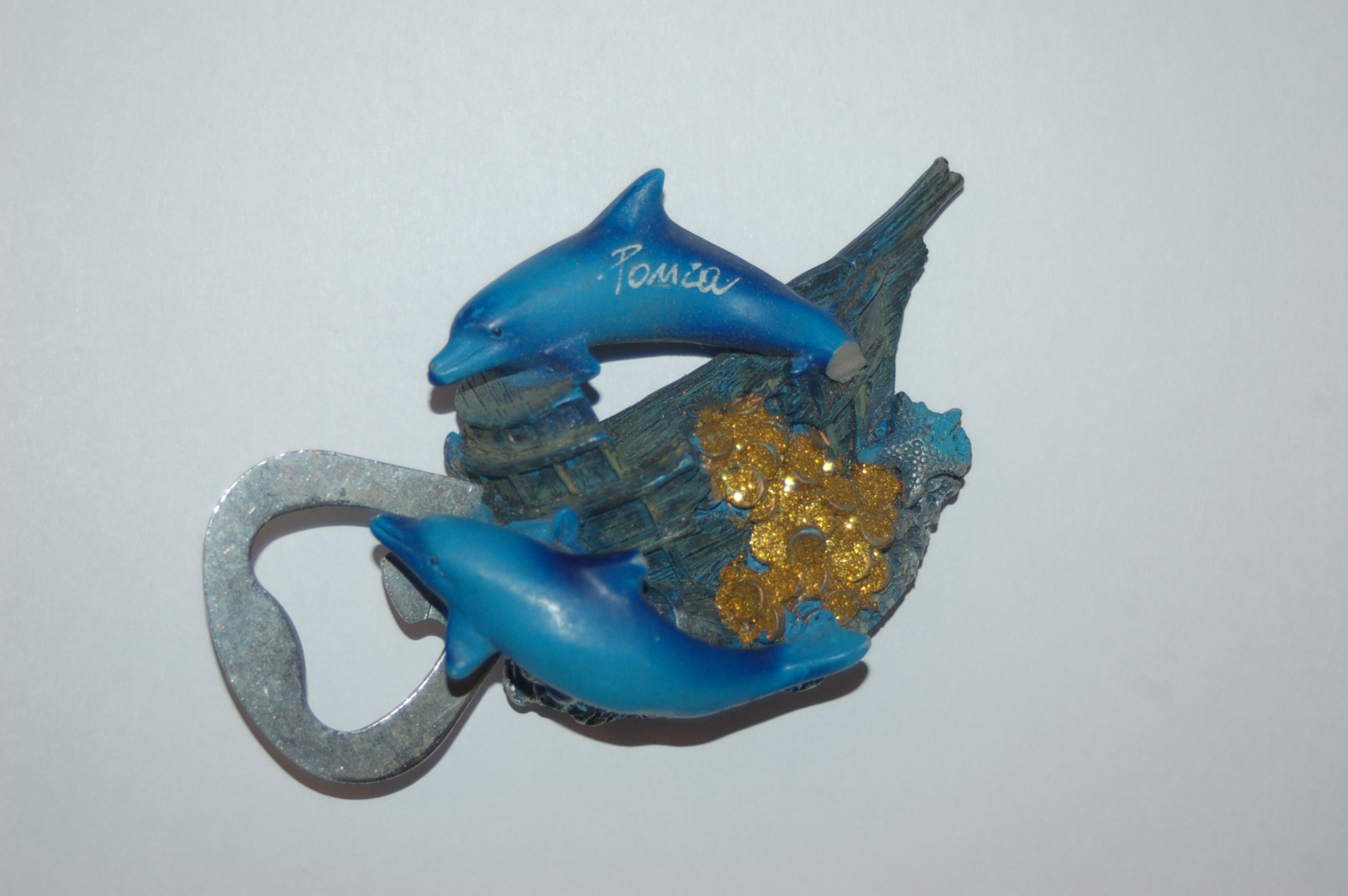 MAGNES NA LODÓWKĘ DELFIN DELFINKI OTWIERACZ DO KAPSLI SKARB 10092