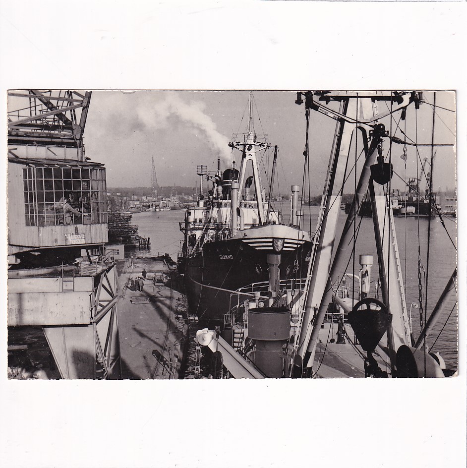 SZCZECIN STATKI "SŁAWNO" PAROWIEC TOWAROWY STOCZNIA IM.WARSKIEGO POCZTÓWKA A25004