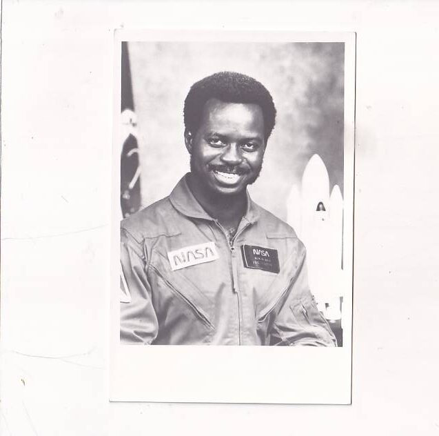 KOSMOS ASTRONAUTYKA RONALD McNAIR ZDJĘCIE/POCZTÓWKA A24167