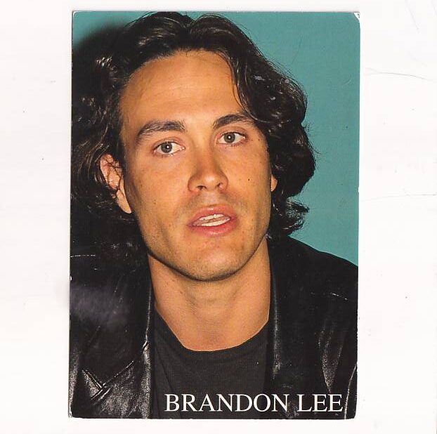 GWIAZDY KINA I TV BRANDON LEE POCZTÓWKA A33325