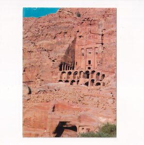 JORDANIA PETRA URN TOMB WIDOKÓWKA A40179