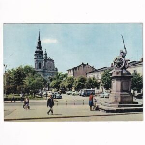 TARNOBRZEG POMNIK BARTOSZA GŁOWACKIEGO SAMOCHODY WIDOKÓWKA A40428